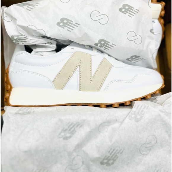 New Balance 327 Golf & Casual LEATHER Women's Sneakers Shoes White Tan 6-10 - Picture 13 of 16